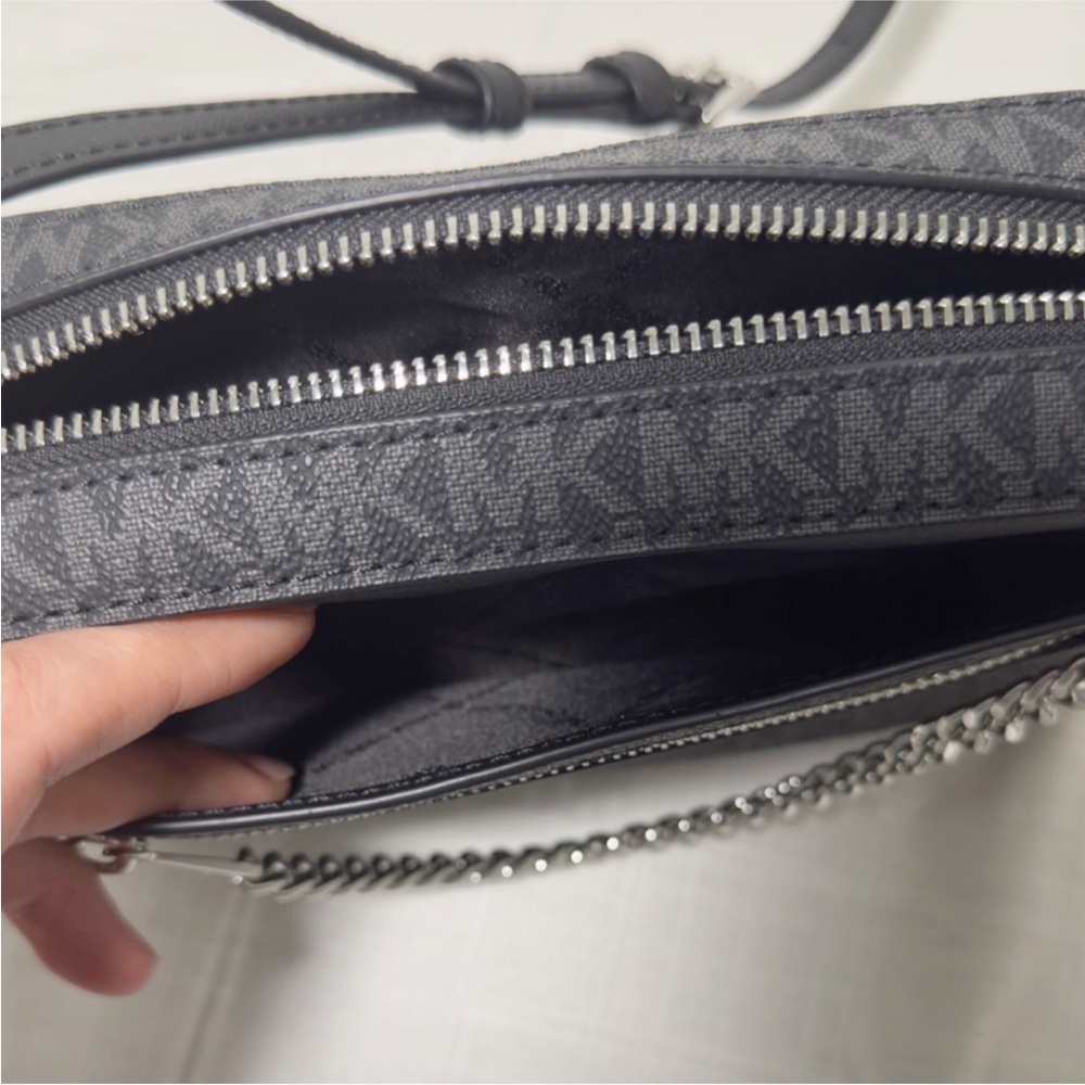 Michael Kors✨NWT✨Jet Set Large Crossbody Black MK Logo Everyday Travel Bag - Picture 4 of 11